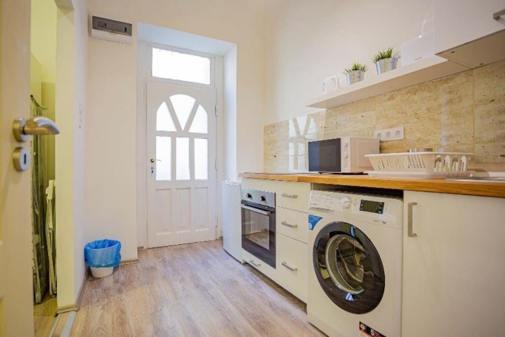 Cosy Flat In Akacfa Str., Aya Apartment Budapest Exterior photo